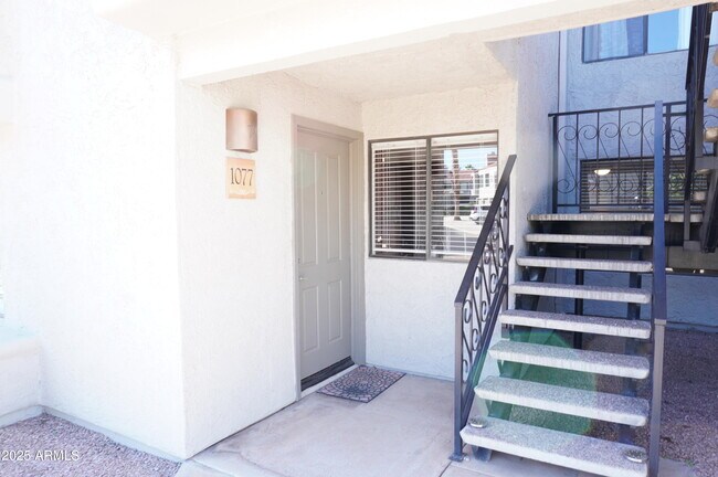 Photo - 10115 E Mountain View Rd Unidad 1077