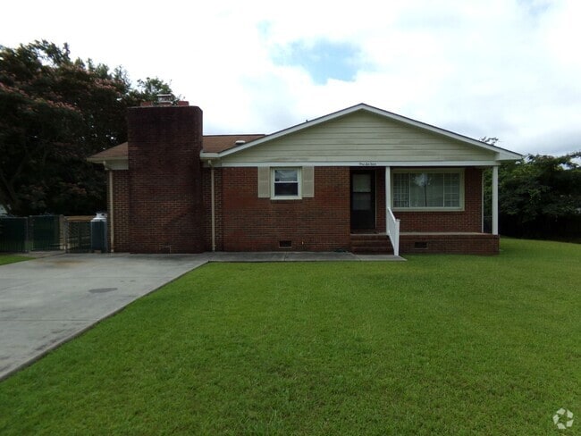 Building Photo - Charming Home in Havelock