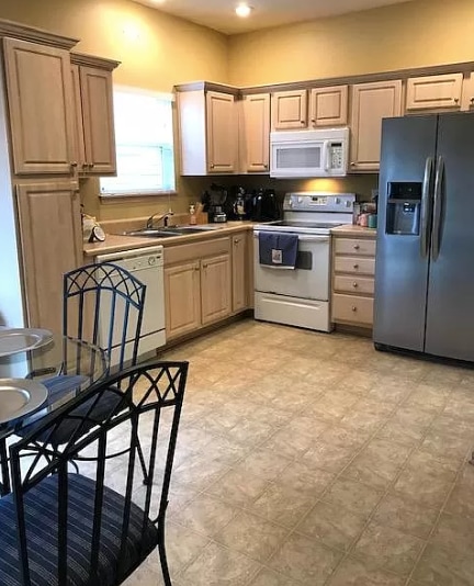 Kitchen/Pantry - 1643 SW Mission Rd