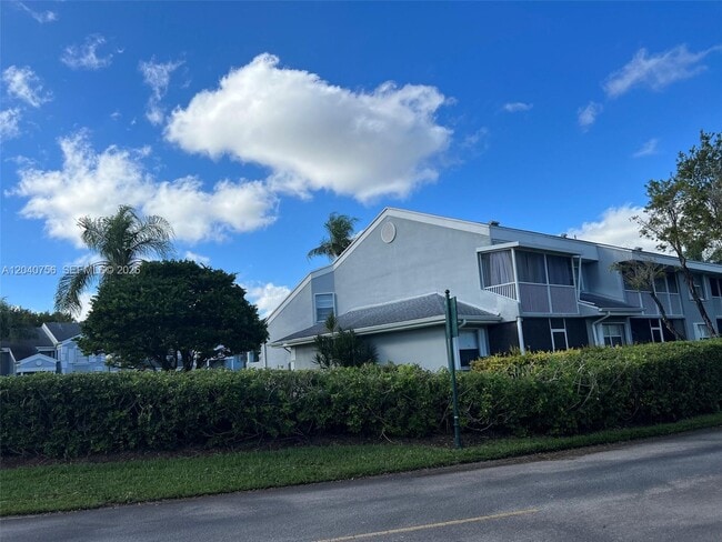 Photo - 2604 SE 21st Ct Unidad A 202