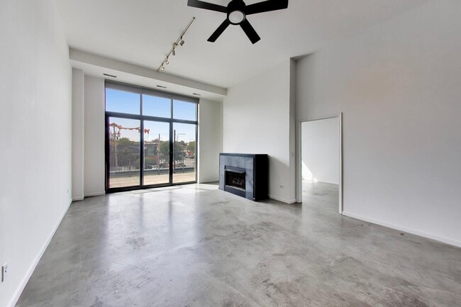 Photo - 3631 N Halsted St