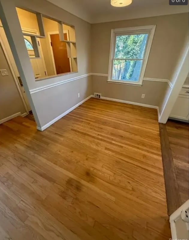 Photo - 2865 Central St