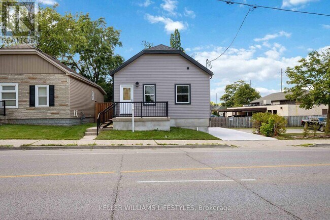 Photo - 178 Woodward Ave