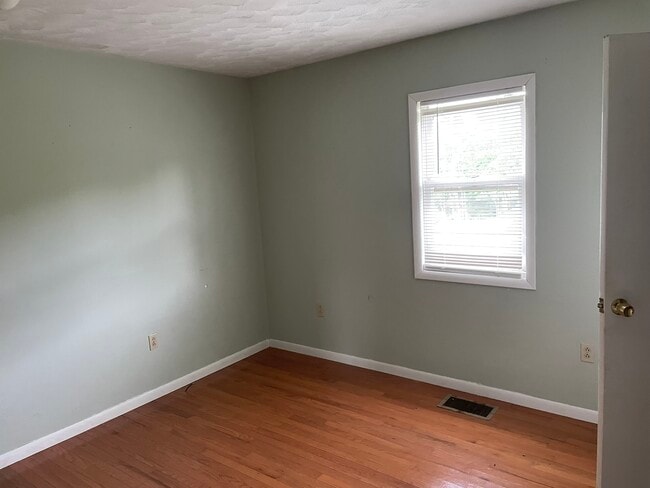 Photo - 888 N Ketchumville Rd
