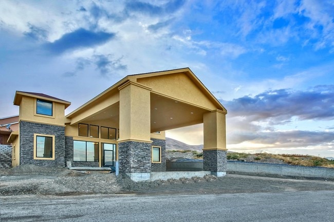 High Ground Village & Courtyard Apartments - High Ground Village & Courtyard Apartments