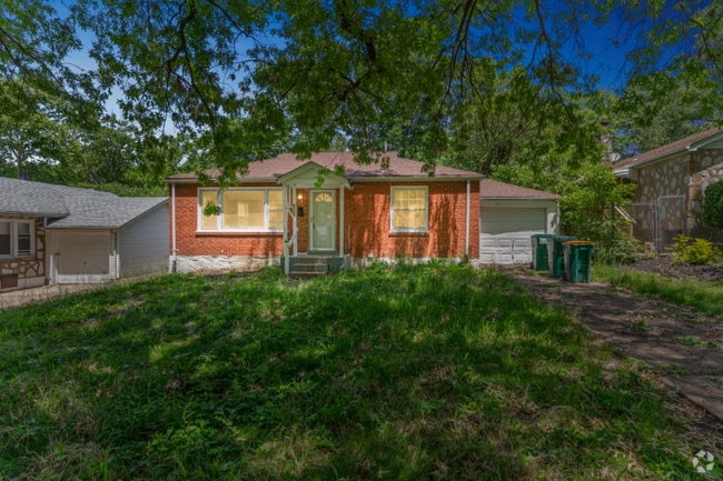 Building Photo - 8135 Bloom Dr Rental