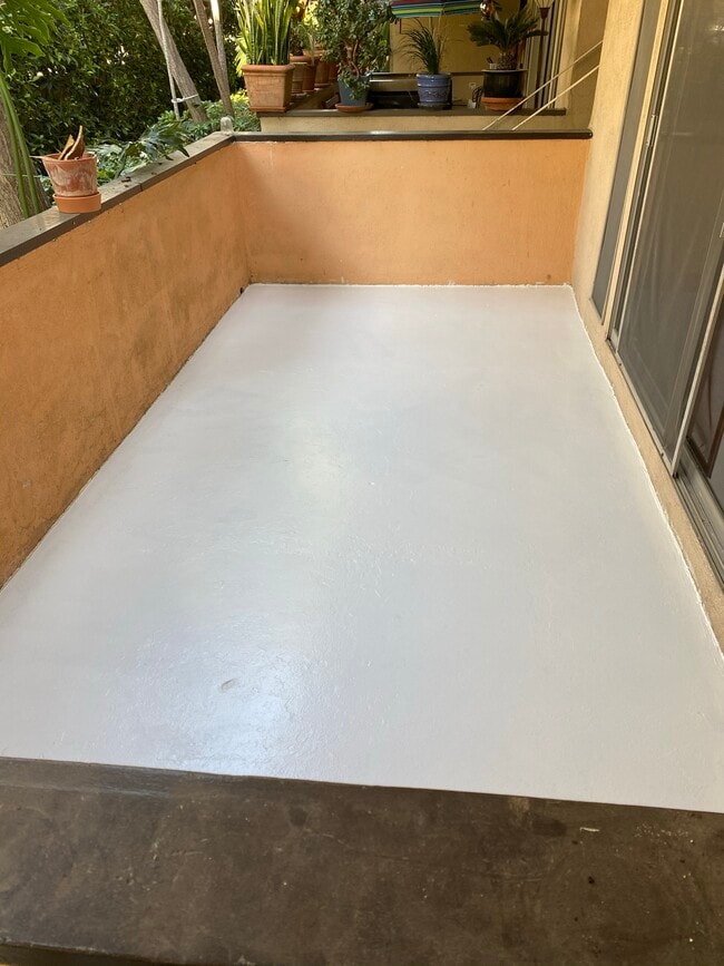 Patio - 943 19th St Unidad 2