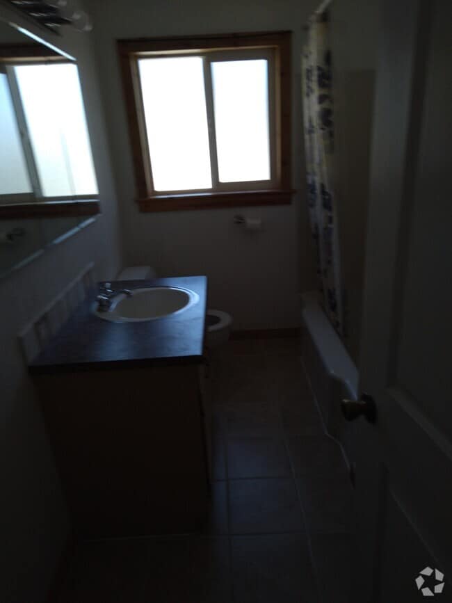 Building Photo - 1199 NE Ochoco Ave Rental