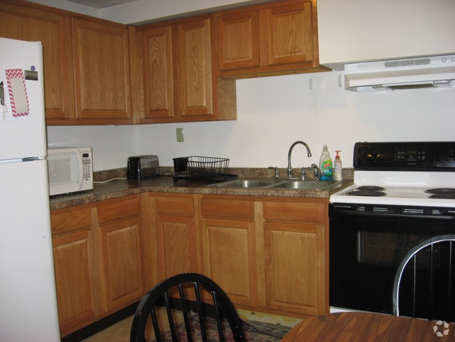 Building Photo - 12 Park St Rental