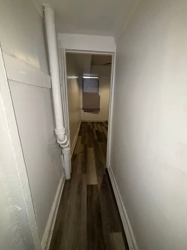 Photo - 292X Parkwood Ave Unit 2