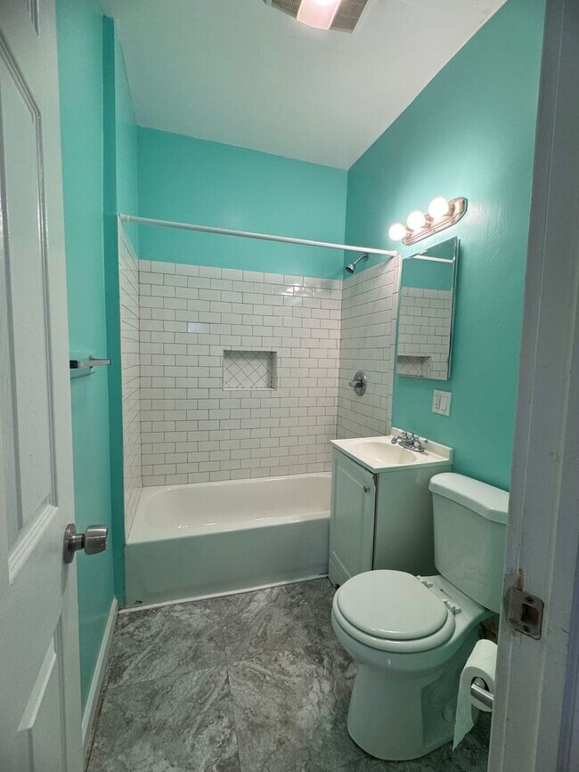 Photo - 572-574 Seward  T2 Unit 572 Seward Street