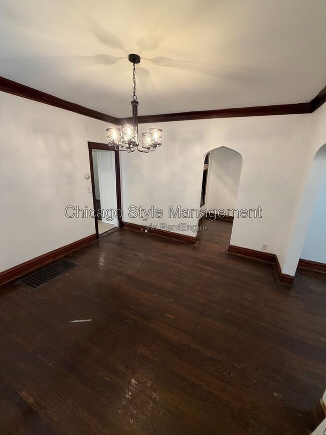 Photo - 5734 S Loomis Blvd Unit 1