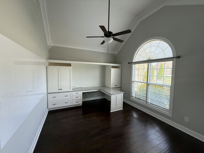 Photo - 219 Woodgrove Dr