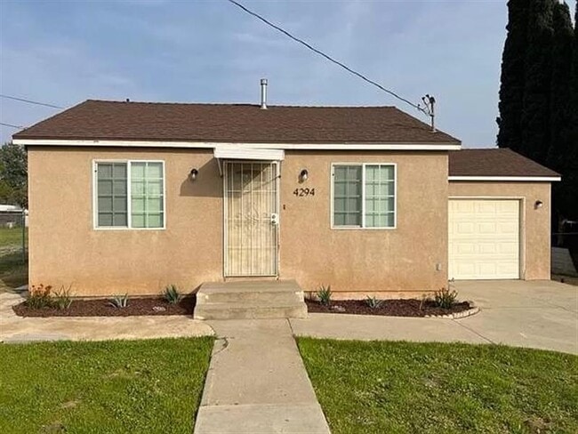 Quiet neighborhood - Quiet neighborhood House