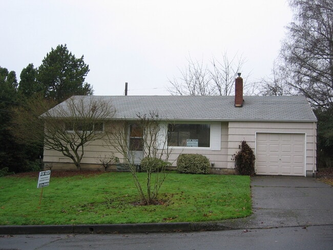 Building Photo - Multnomah Village - Single Level, Large Ya... Rental