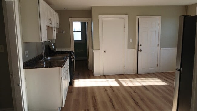 Photo - 275 Jefferson Ave Unit 3