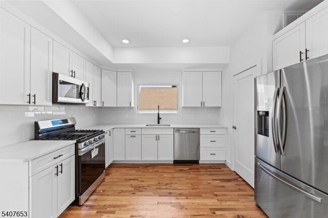 Building Photo - 246 Cortlandt St