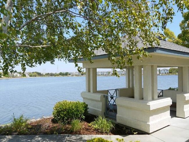 Photo - Gorgeous 2 Bd 2 Ba Unit in Redwood Shores