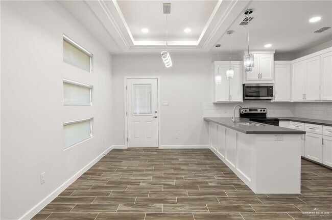 Photo - 30 Violet Ave W Unidad 2