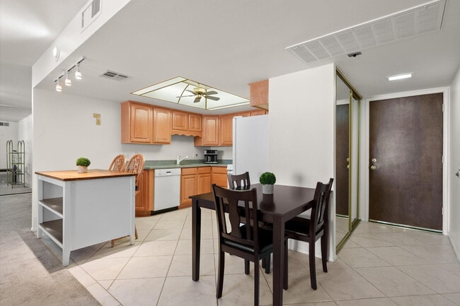 Photo - 7910 E Camelback Rd Unit 312