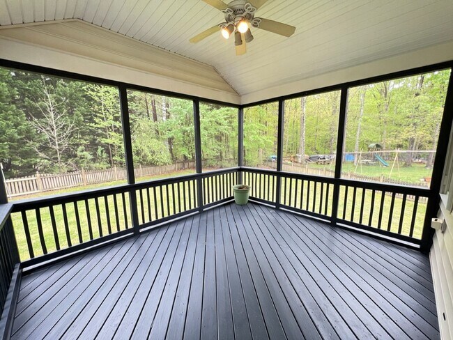 1006 Goldenview Ct