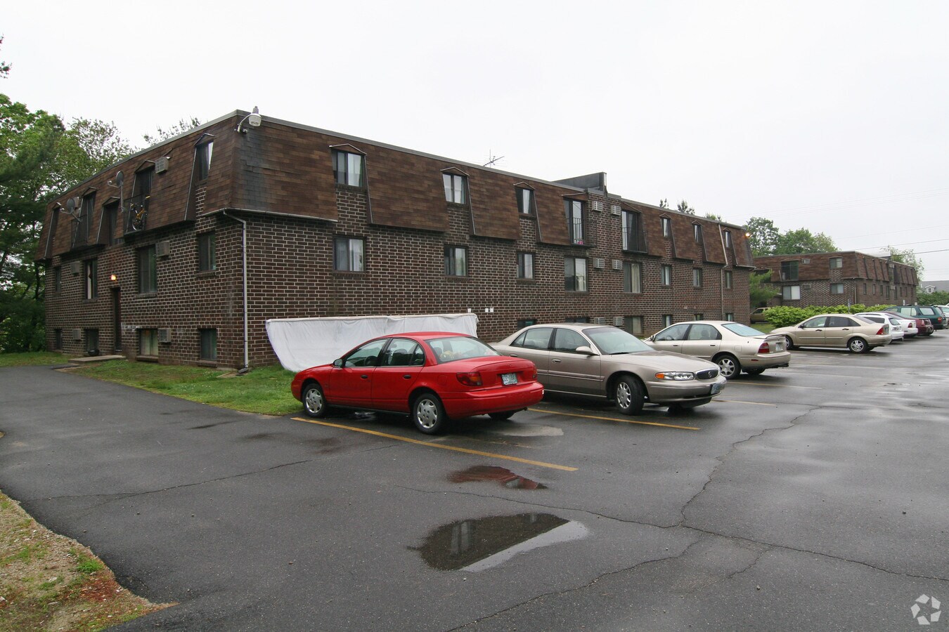 Burns Hill Apartments - Burns Hill Apartments