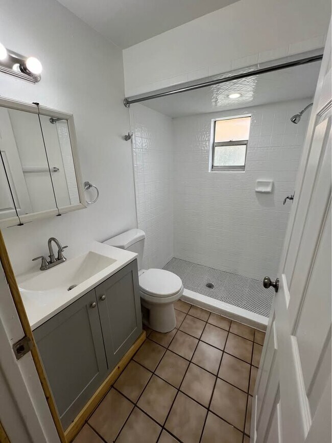 Photo - 917 Royal Palm Dr
