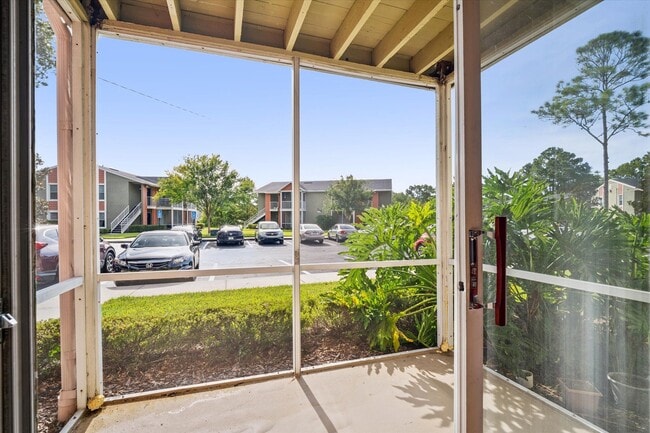 One Bedroom Large - 1 Bed / 1 Bath - 715 Sq.Ft.