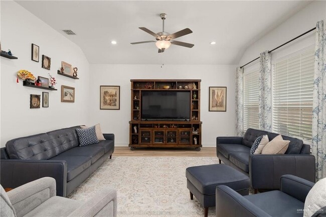 Photo - 27 Aqualina Wy