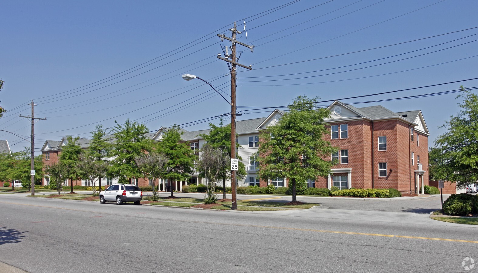 Photo - 1220 W 38th St