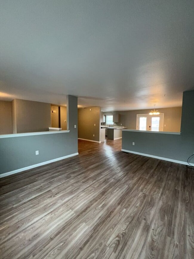 Building Photo - 1087 Sitting Bull Ct