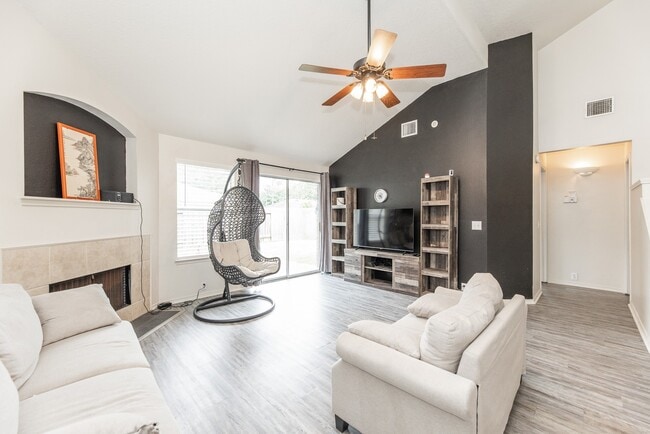 Photo - 6815 Lauderwick Ct