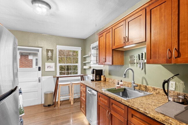 Photo - 2601 NW Raleigh St Unit 18