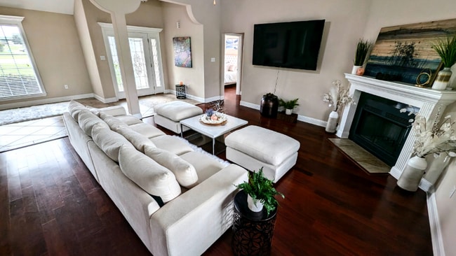 Photo - 3115 Village Cir