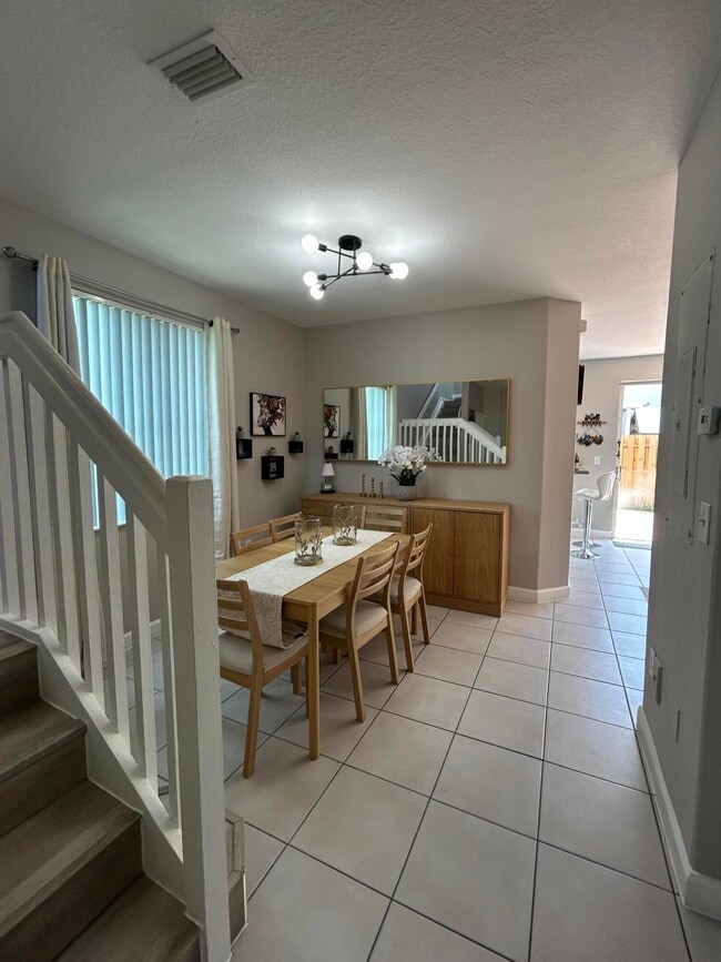 Building Photo - 7301 NW 174th Terrace Unit 100