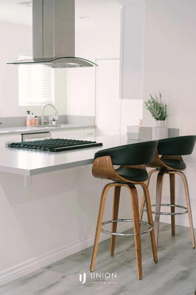 Photo - 509 N Kingsley Dr