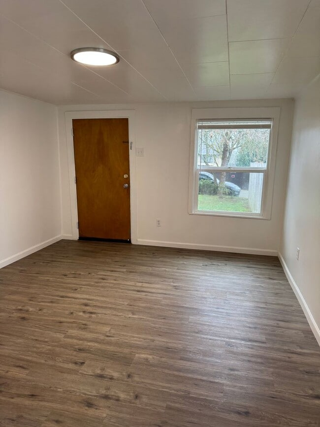 Photo - Small 2 bedroom home with fenced yard