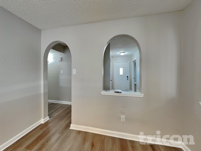 Photo - 1100 Green Hill Dr