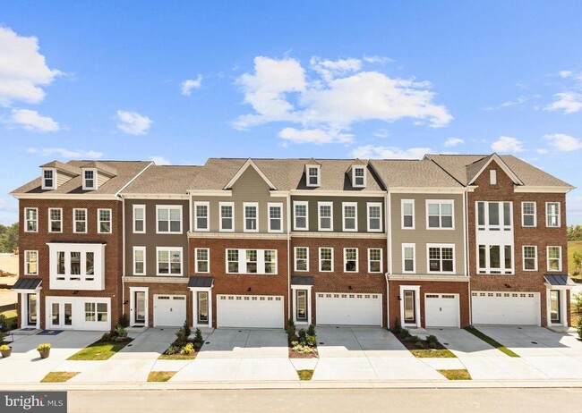 Building Photo - 42939 Running Creek Square