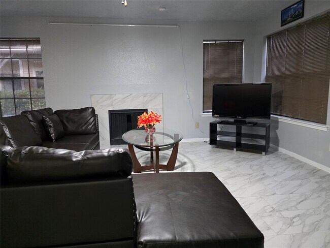 Photo - 2300 Old Spanish Trl Unidad 1085