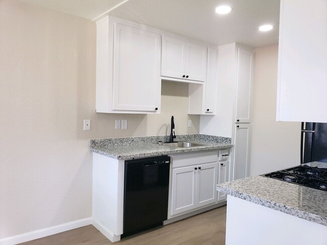 Photo - Manteca Golf and Tennis Villas