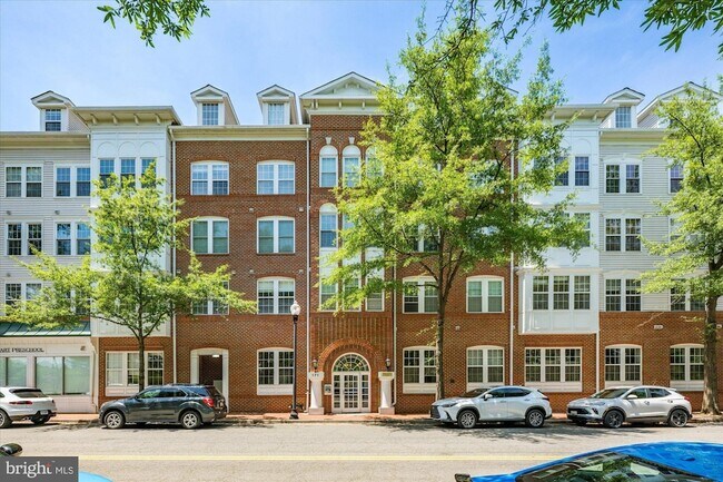 Building Photo - 171 Somervelle St Unit 303