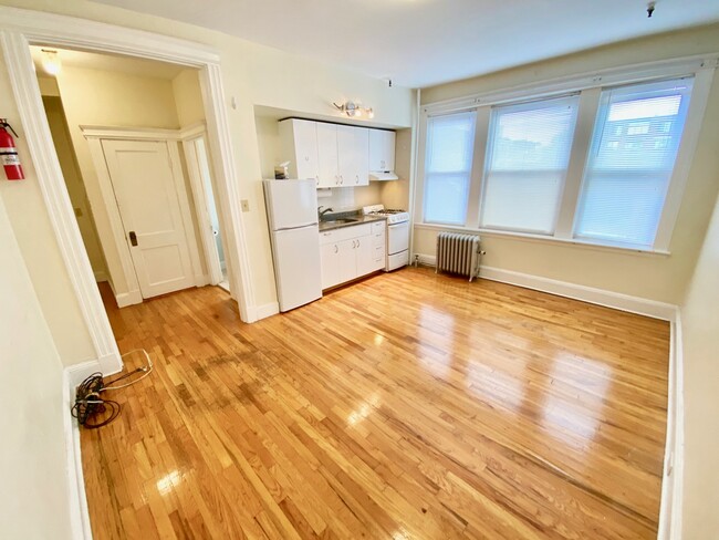 Building Photo - 1330 Commonwealth Ave Unit 21 Rental