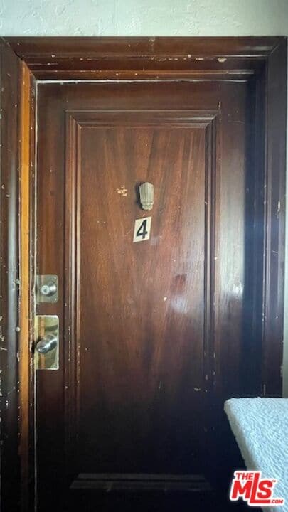 Photo - 635 N Plymouth Blvd Unidad 4