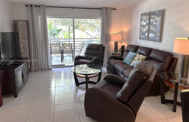 Photo - 17801 N Bay Rd Condominio Unidad 204