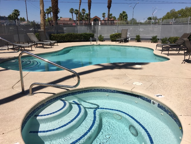 Building Photo - 5525 W Flamingo Rd Unit 2028 Rental