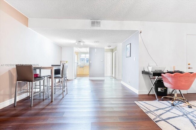 Photo - 8105 Lagos De Campo Blvd