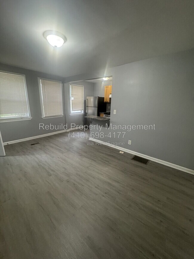 Photo - 5634 Midwood Ave