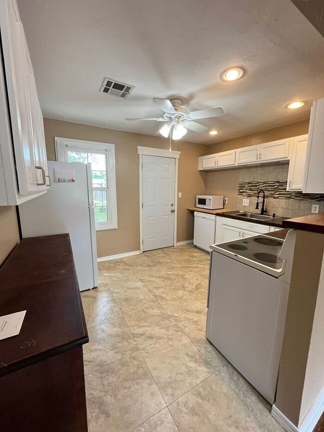 Photo - Cute 2 Bed 1 Bath