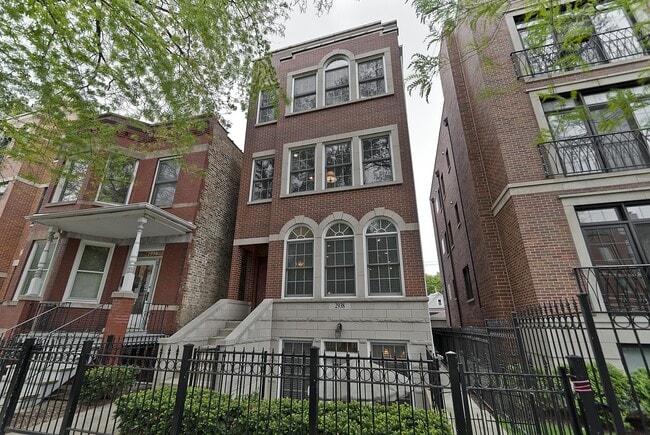 Building Photo - 2938 N Damen Ave Unit 1